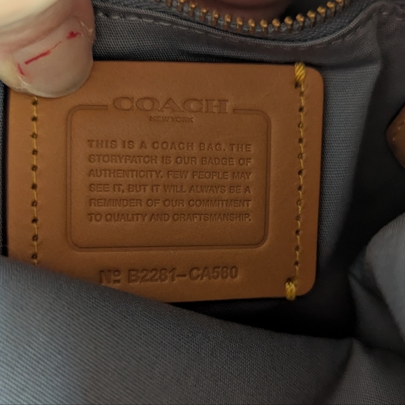 Coach mini denim field tote CA580 Signature denim and refined calf leather. - Picture 9 of 11